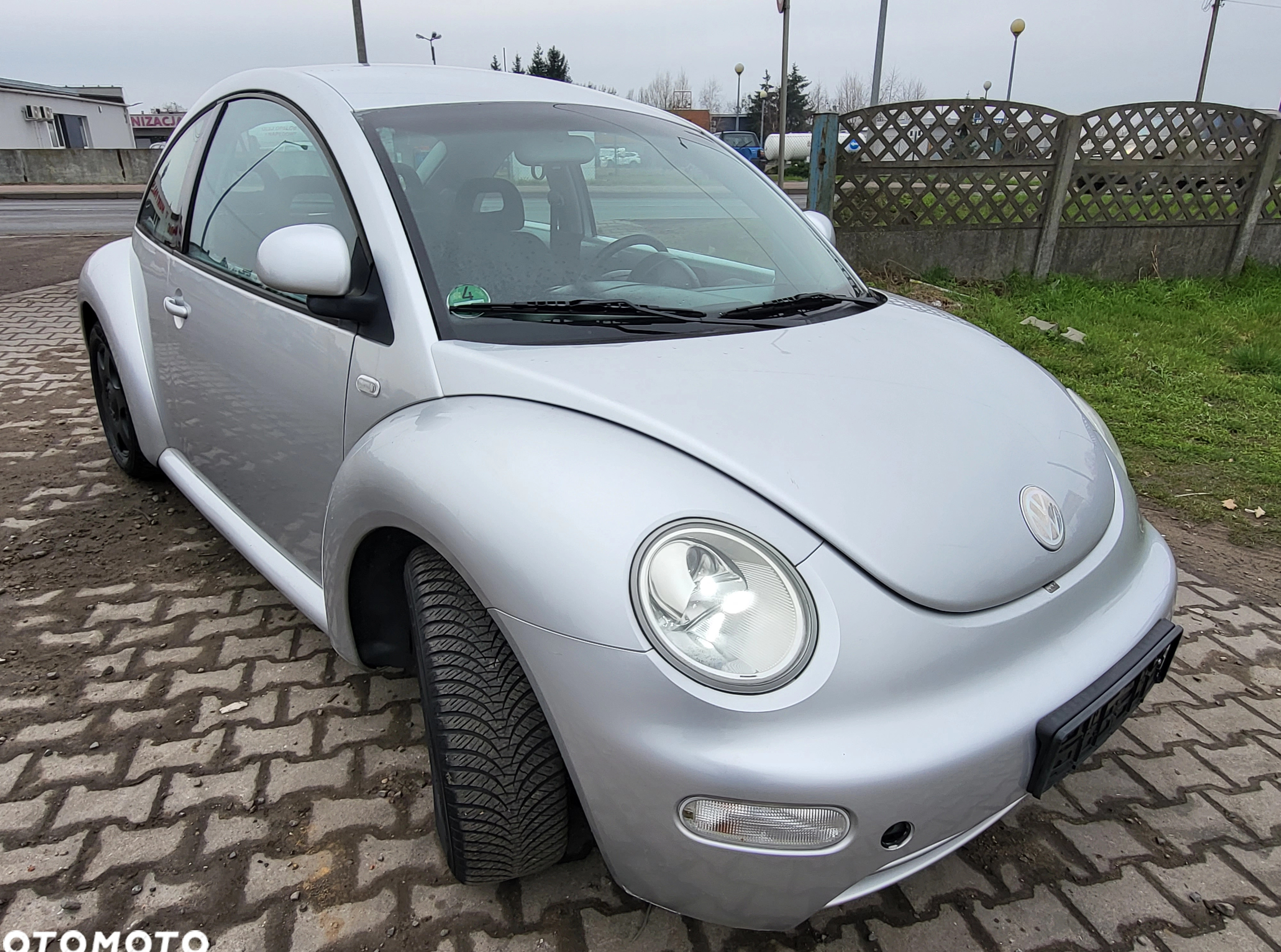 Volkswagen New Beetle cena 6900 przebieg: 165000, rok produkcji 1999 z Połaniec małe 379